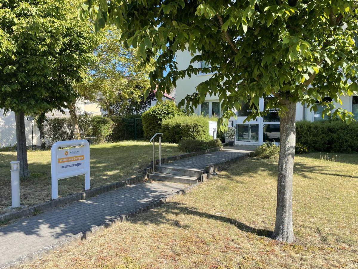 Apartment Ostseerose Ein Strandkorb Ist Im Sommer Inclusive Zempin Exteriér fotografie