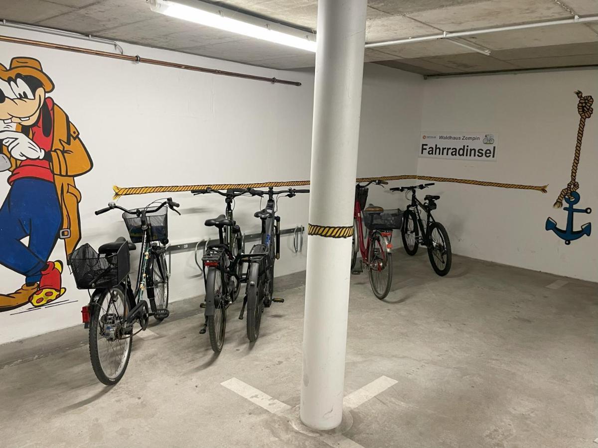 Apartment Ostseerose Ein Strandkorb Ist Im Sommer Inclusive Zempin Exteriér fotografie